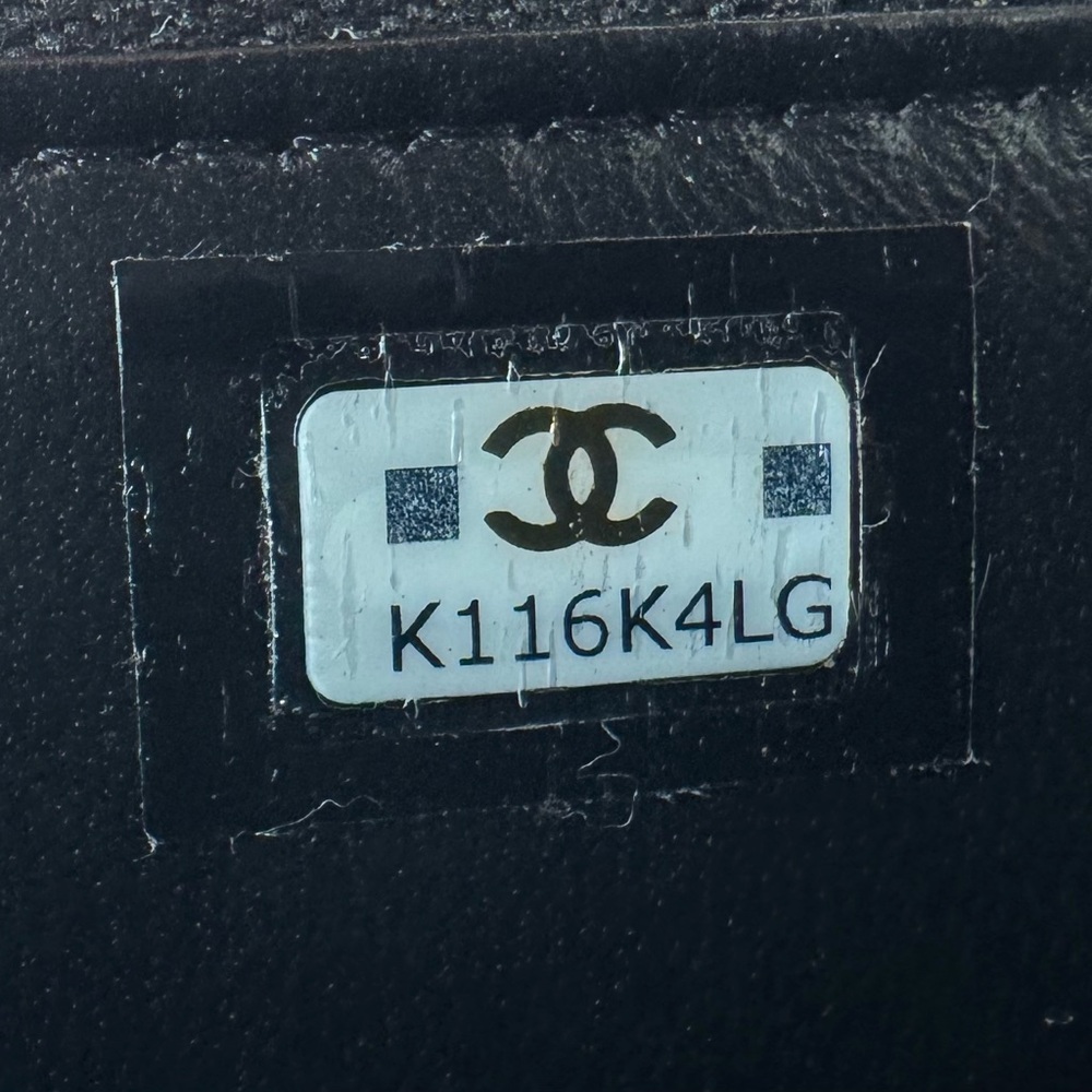 Chanel Black Quilted Vanity Case with Gold Hardware - Picture 2 of 16